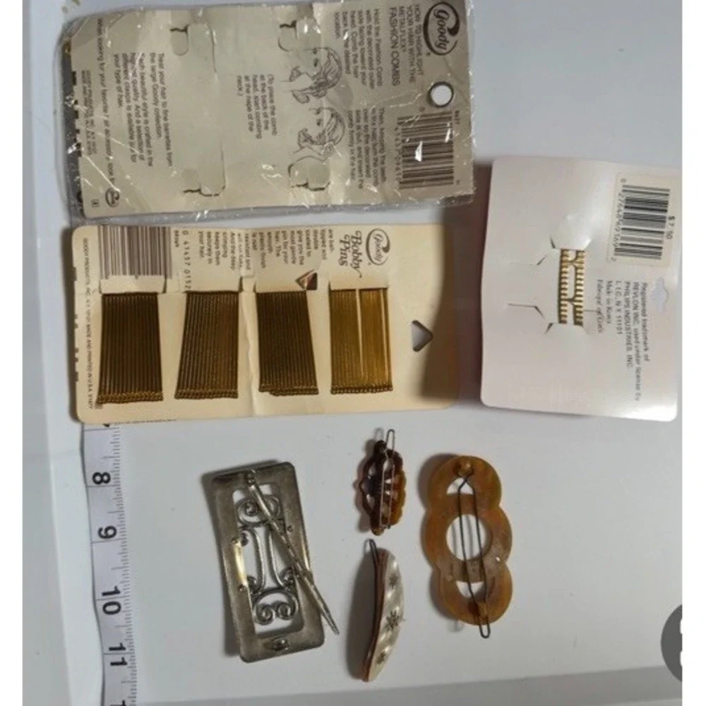 Vintage Hair‎ Accessories Lot, Bobby Pins, Metal Combs, Etc.